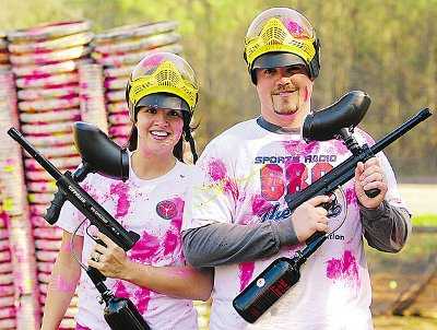 pareja paintball