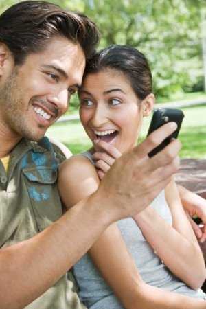 pareja smartphone