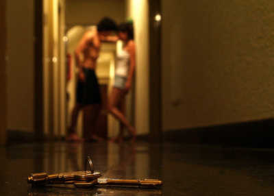 foto-pareja-habitacion