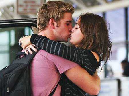 liam-miley-beso